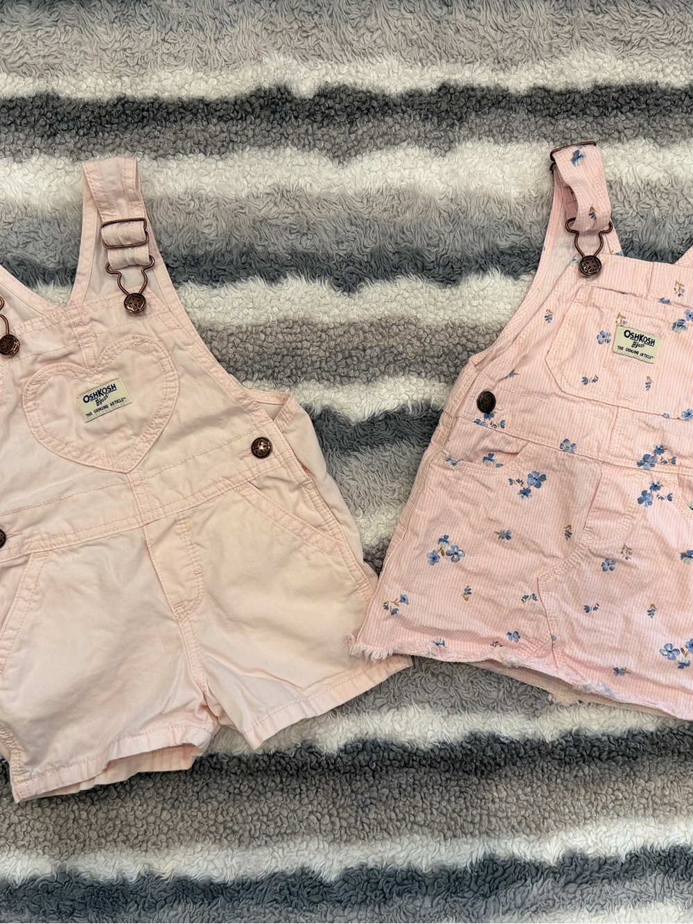 Oshkosh B’gosh Toddler Girl 2pc bundle Overalls skirt 2T